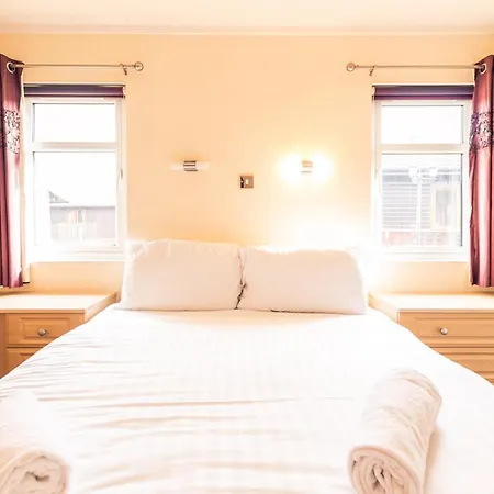 Saffron With Hot Tub Malton