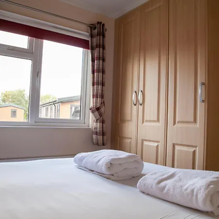 Saffron With Hot Tub Malton