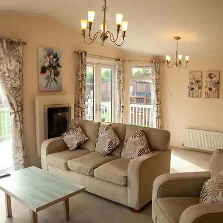 Lodge Saffron With Hot Tub Malton